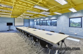 办公室原木装修风格图
